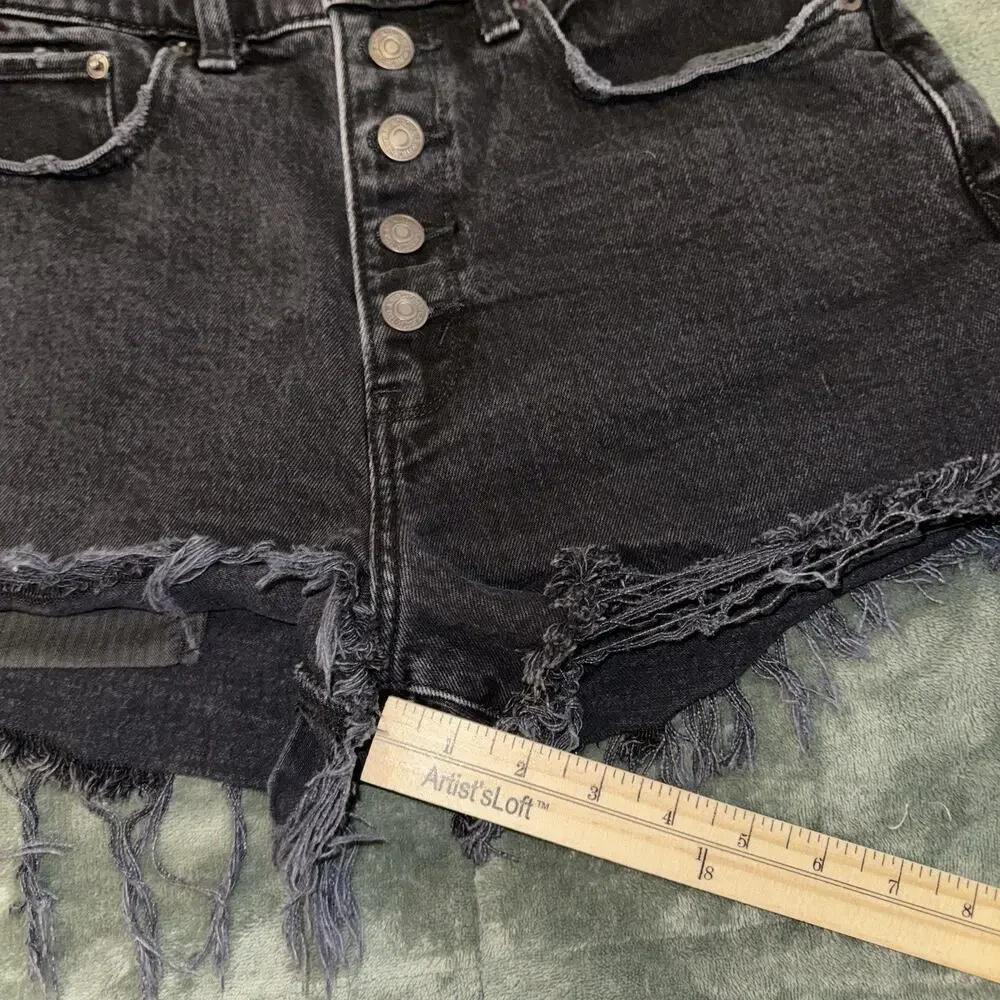 Abercrombie & Fitch Mom Short High Rise Size‎ 26/2 Denim Shorts Raw Hem Black